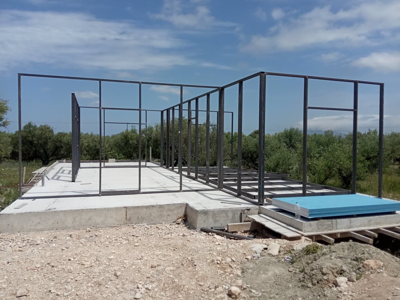 Προσθήκη ισόγειας κατοικίας και επέκταση αποθήκης